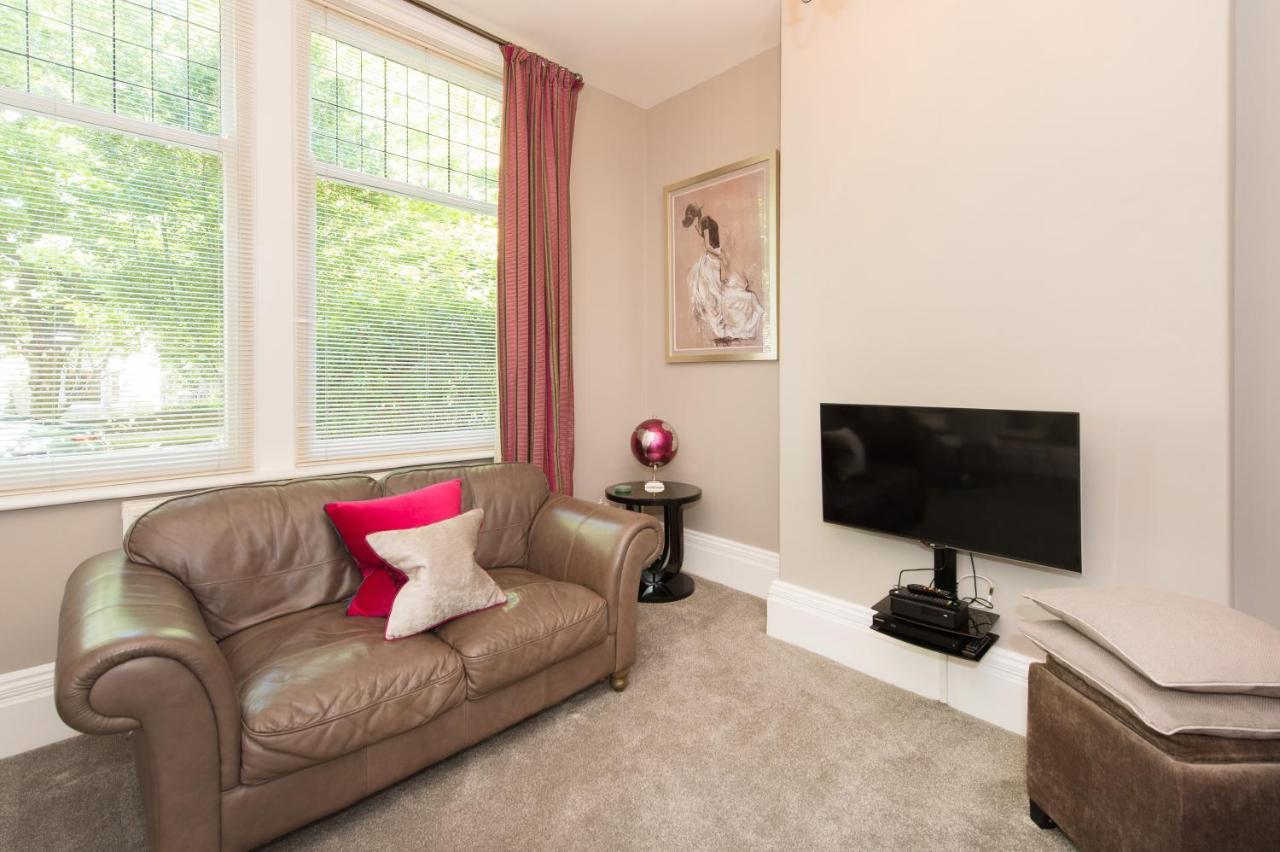 Albany House By Harrogate Serviced Apartments Buitenkant foto